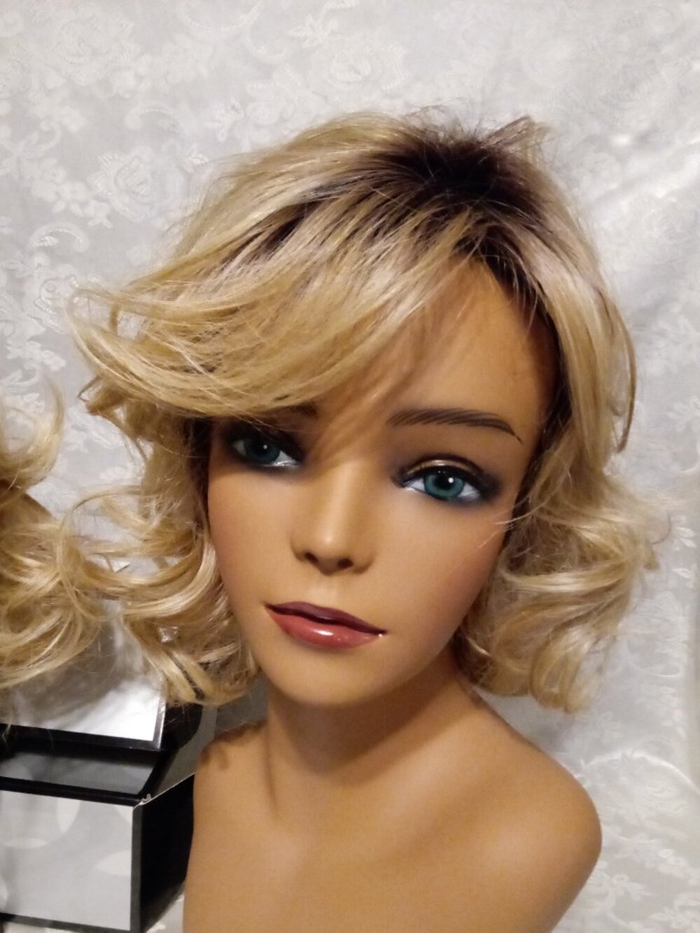 2 - Hairdo - Modern Flair  Heat Friendly Rooted Golden Wheat SS 14/88 - Lot of 2 - Picture 10 of 14